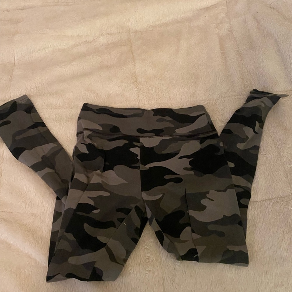 Wild Fable Women's Camouflage Leggings